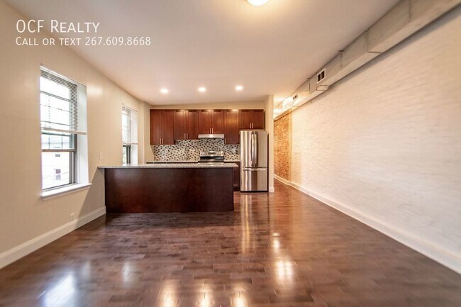 Building Photo - 527 S 21st St