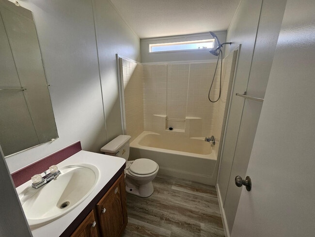 Building Photo - 725 S 97th Way