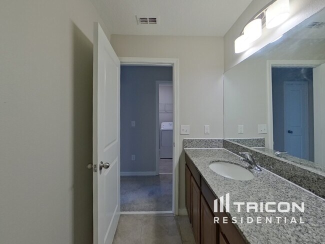 Building Photo - 10015 RoseMary Leaf Ln