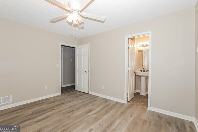 Building Photo - 2673 Green Valley Ct