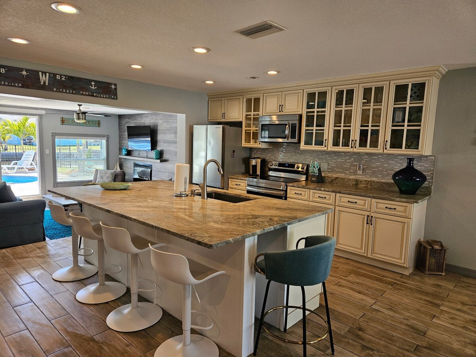 Building Photo - 5352 Quist Dr
