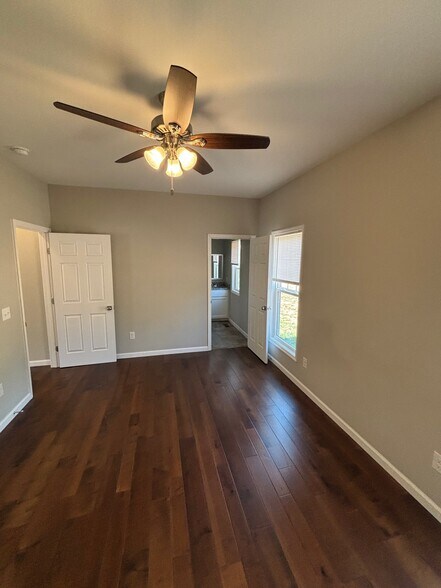 Building Photo - 219 Cherokee Dr
