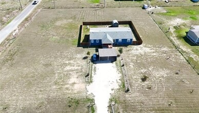 Building Photo - 2709 Co Rd 463