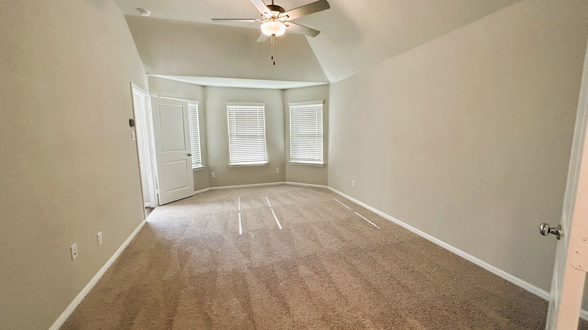 Building Photo - 13120 Yellowstone Way