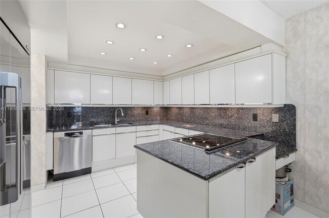 Building Photo - 9801 Collins Ave