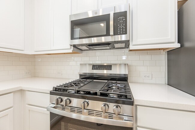 Building Photo - 9723 Rialto Hts Dr