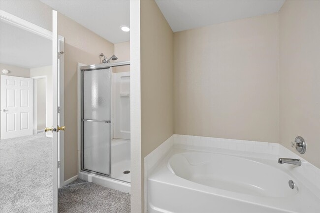 Building Photo - 898 Stonehurst Dr