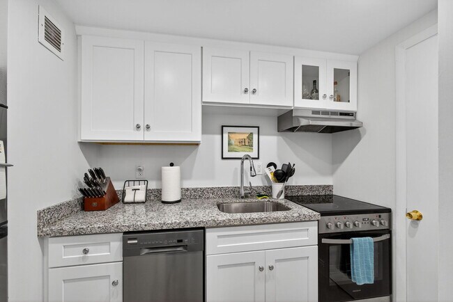 Building Photo - 2600 N Flagler Dr