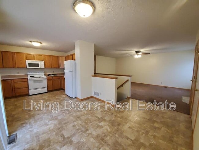 Primary Photo - 6441 Whitewater Ln