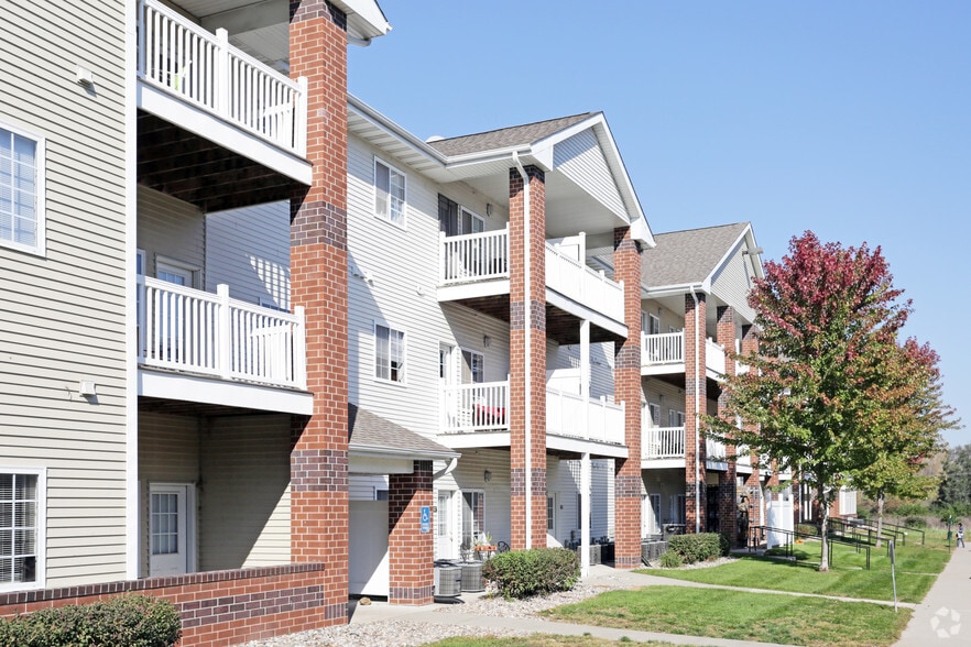 Building - The Landing Ames