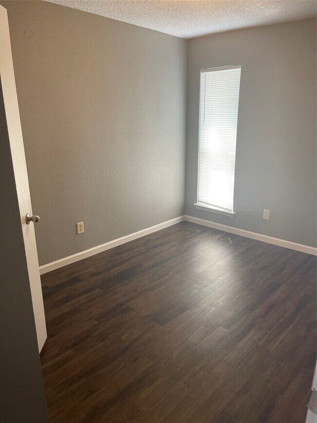 Building Photo - 12400 Brookglade Cir