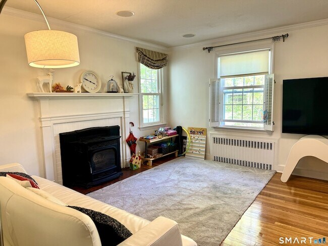 Building Photo - 330 Ridge Rd