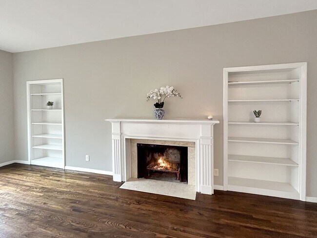 Building Photo - Stunning views. Serene atmosphere. Superb Edina. 3 Large Bedrooms + Office Space.