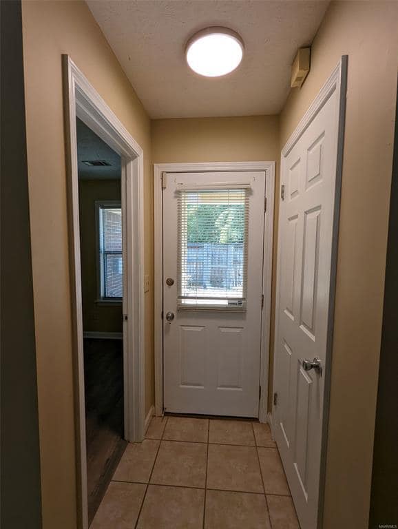 Building Photo - 6222 Bell Gables