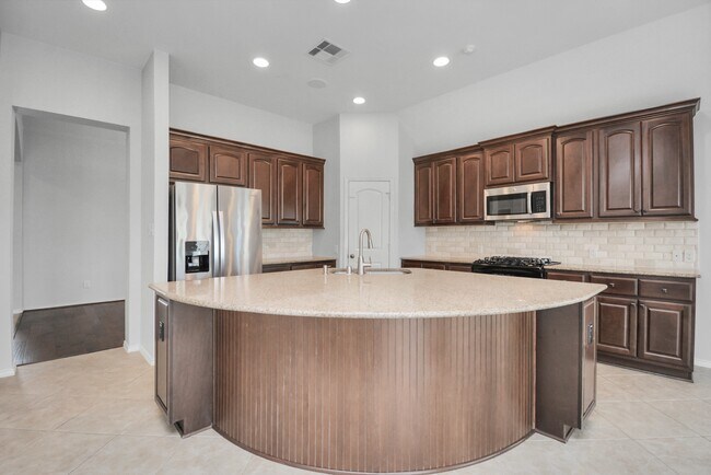 Building Photo - 2823 Woodland Glen Ln
