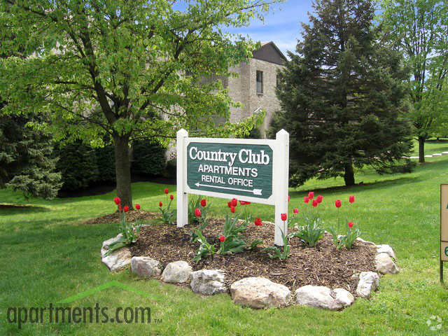 Entrance - Country Club Apartments