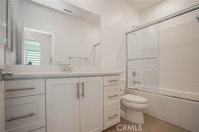 Building Photo - 2317 W Broadway