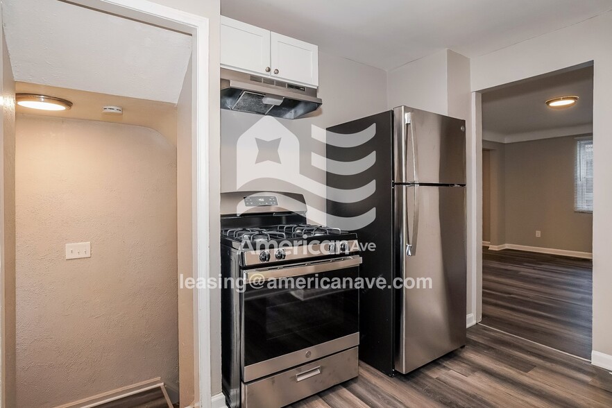 Building Photo - 3879 E 154th St