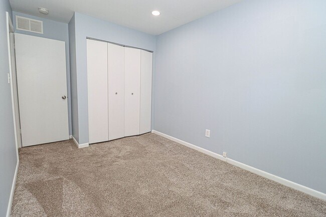 Building Photo - 3 Bedroom Oasis in Severna Park