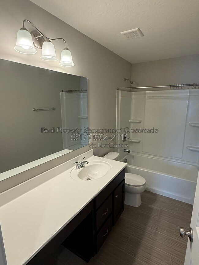 Building Photo - 5509 W Woodhaven Dr