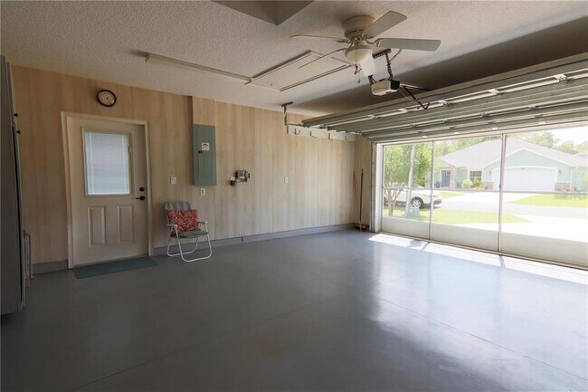 Building Photo - 16381 SE 82nd Ct