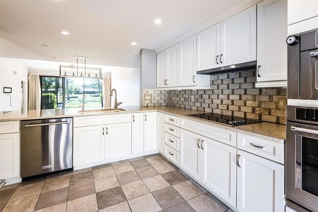 Building Photo - 5332 Huntingwood Ct
