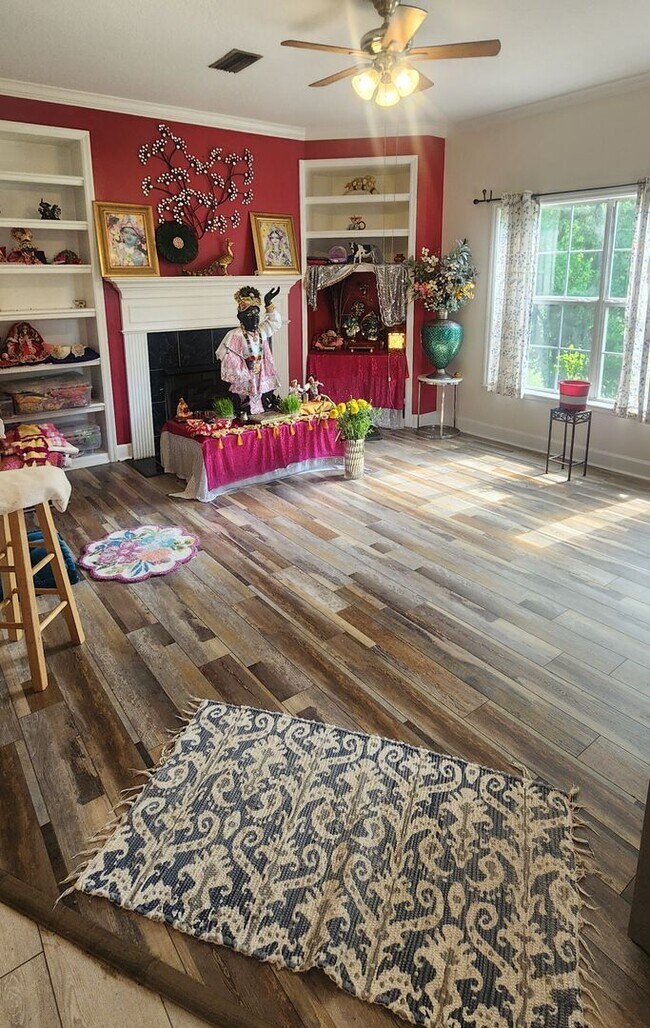 Building Photo - 3-bedroom, 2-bathroom home Mentone Subdivision