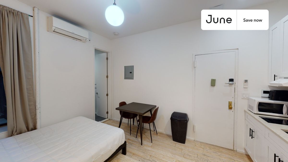 Building Photo - 473 Central Park W