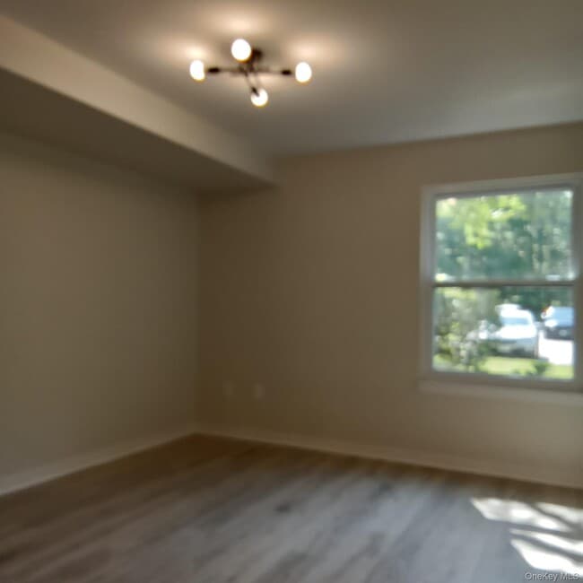 Building Photo - 707 Lenox Rd