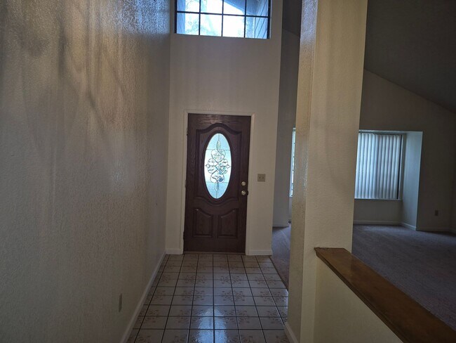 Building Photo - Adorable 3 bedroom 2 bath home