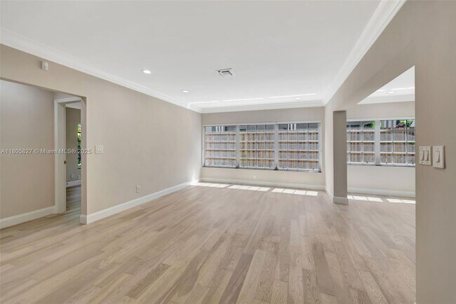 Building Photo - 1205 SE 11th Ct