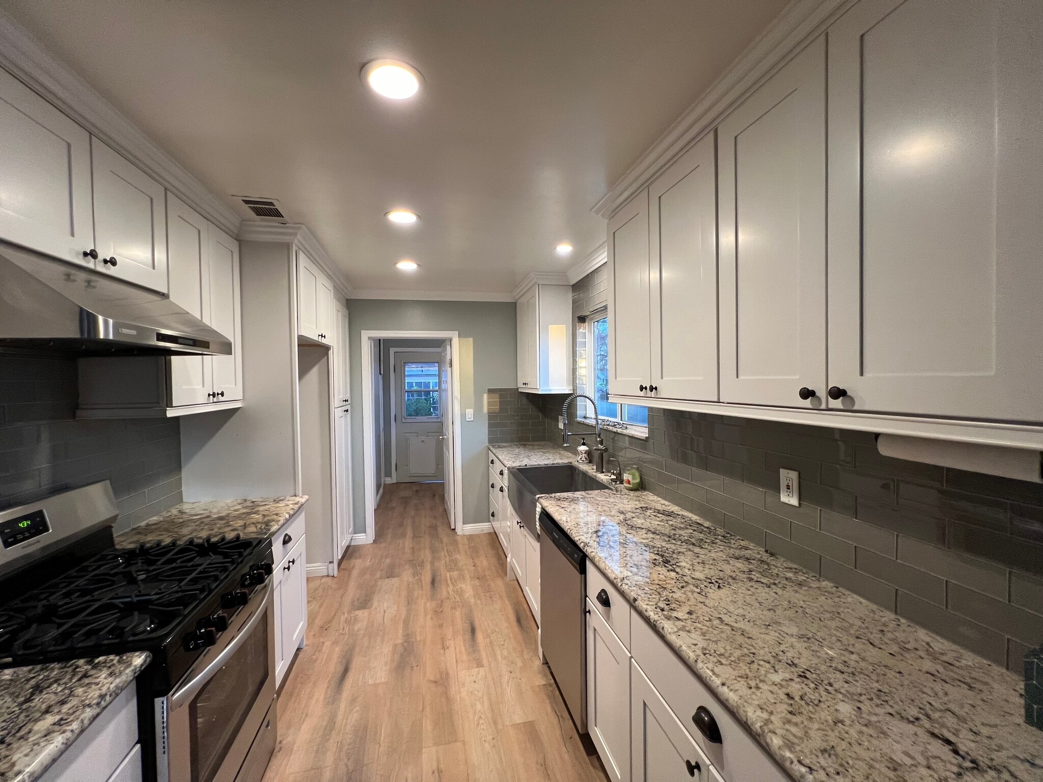 Building Photo - 576 Geneva Ave