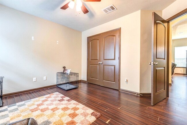 Building Photo - 940 Oak Lynn Dr