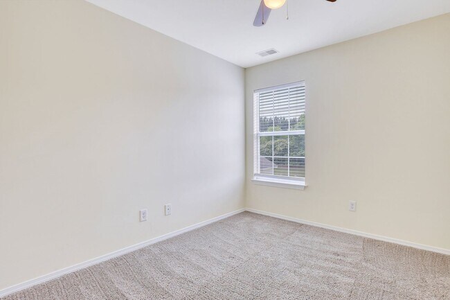 Building Photo - 51 Fairgreen St