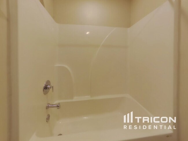 Building Photo - 331 Leyland Crossing