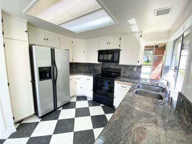 Building Photo - 3126 E Fox Run Way