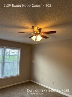 Building Photo - 1129 Robin Hood Ct