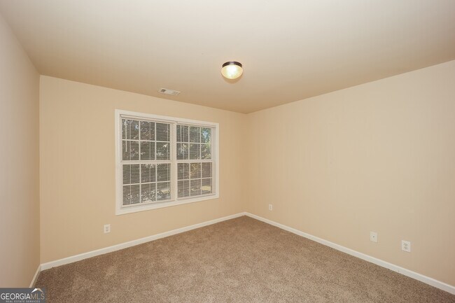 Building Photo - 106 Heritage Club Ln