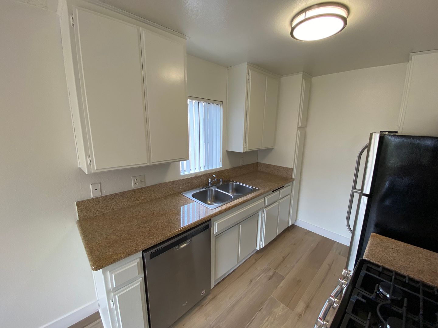 Building Photo - 3546 Hughes Ave