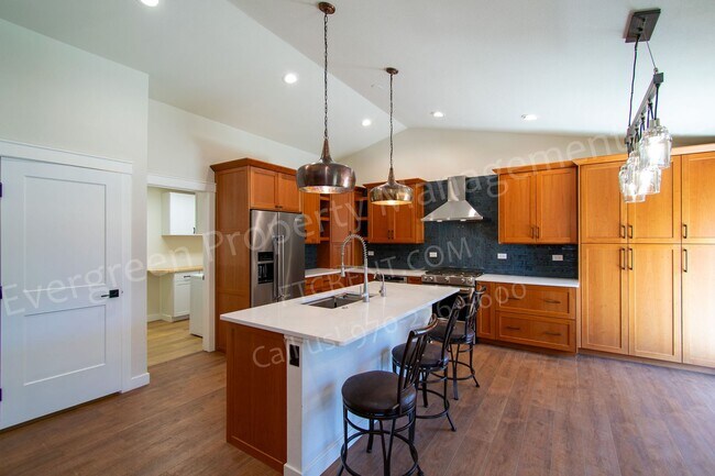Building Photo - Beautiful 4-Bedroom Home in Southeast Fort Collins!