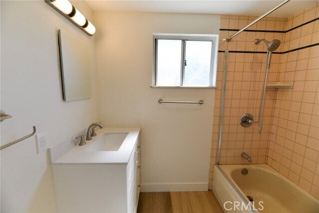 Building Photo - 1605 Calle Las Bolas