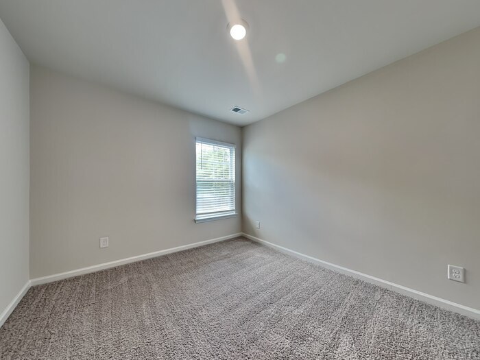 Building Photo - 498 Blue Garden Wy