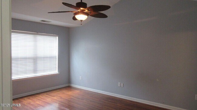 Building Photo - 409 Dante Cir