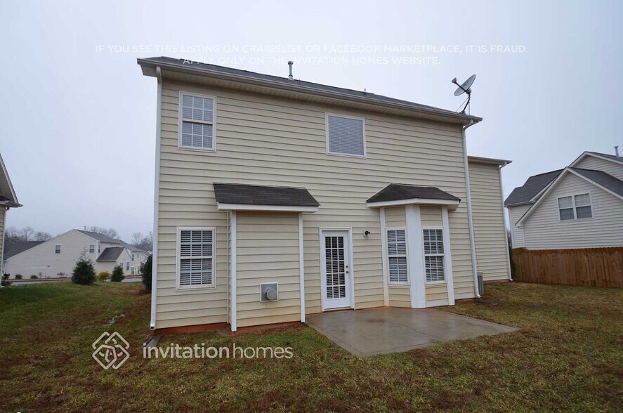 Building Photo - 13407 Willow Falls Rd