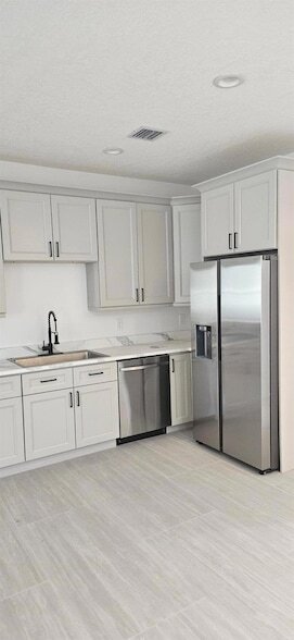 Building Photo - 100 Dover St