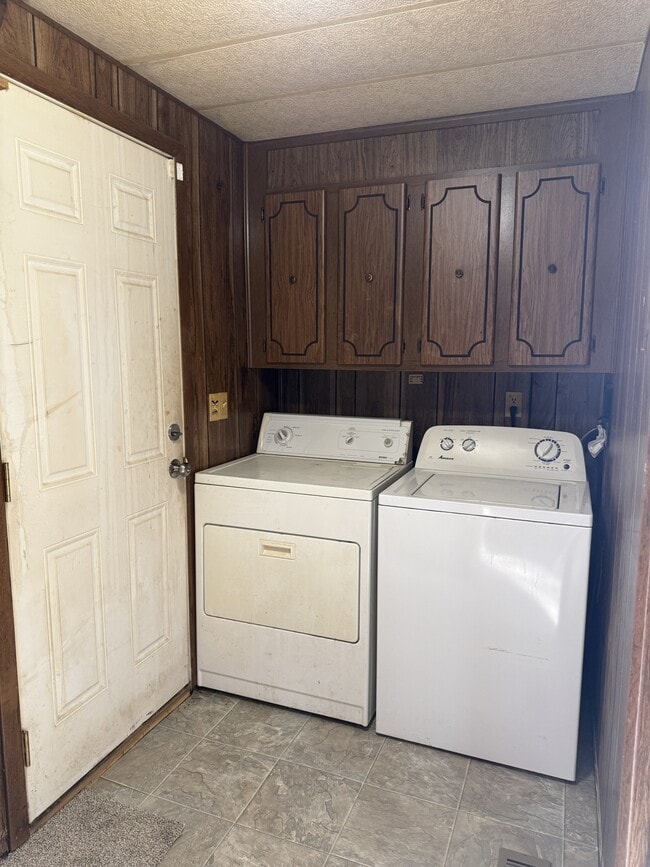 Building Photo - 1309 N Pioneer Peak Dr