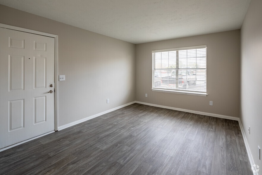 1BR, 1BA - 610SF - The Wembley - Living Room - The Dylan