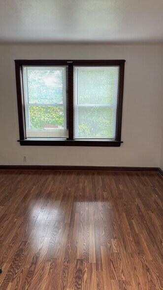 Building Photo - 5470 Loughborough Ave