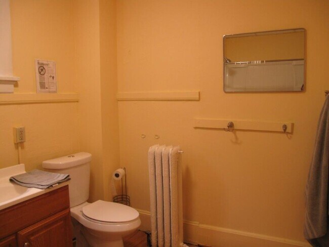 bath - 409 Dryden Rd
