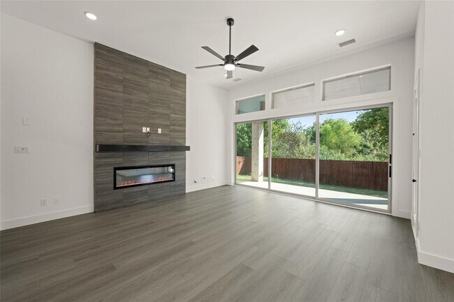 Building Photo - 2209 Pelican Dr